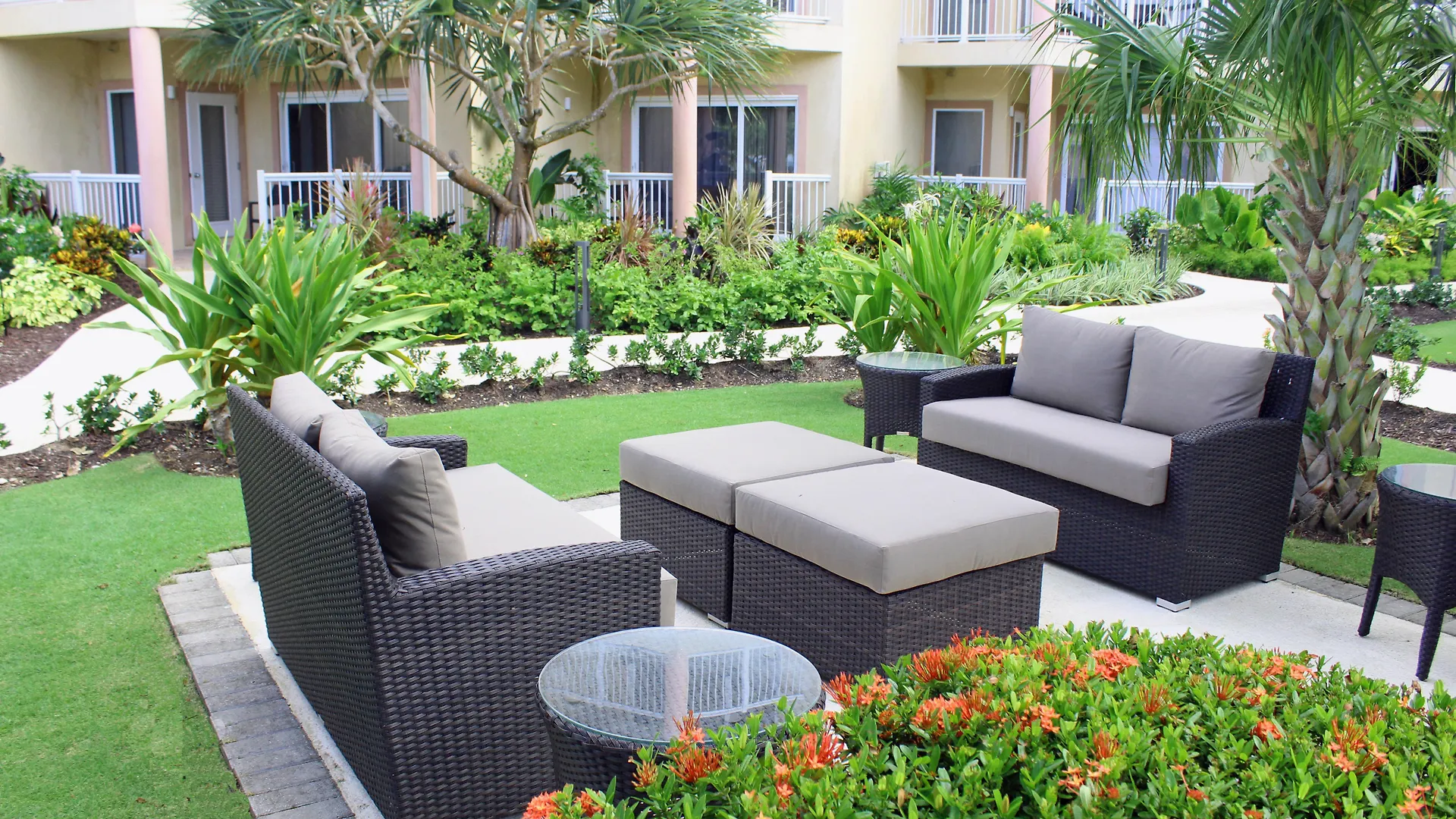 Holiday Inn Resort Grand Cayman By Ihg (Adults Only) West Bay